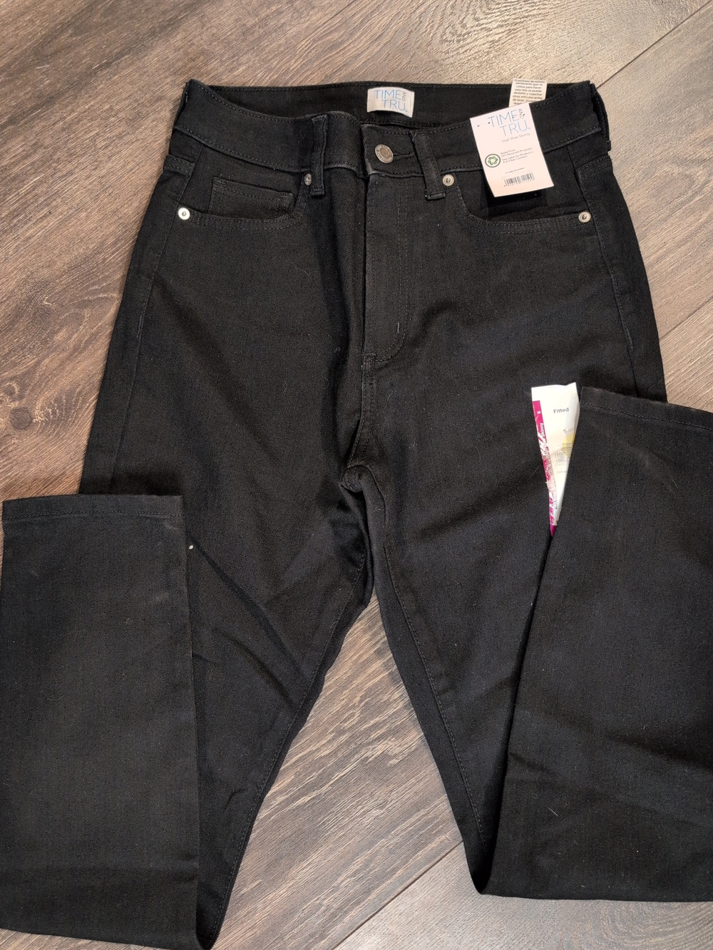 Women’s Time and Tru Core High Rise Fitted Skinny Jeans Black Size 6 NWT